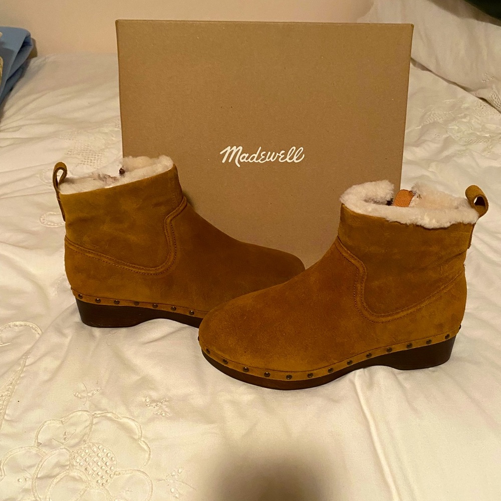 Madewell clog boots Fleece lined, chestnut brown suede Size 9